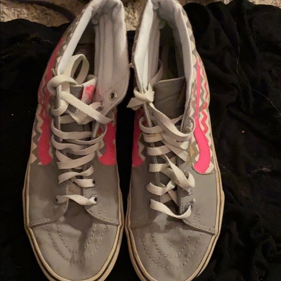 Vans - Picture 1 of 4